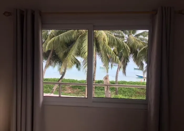 Shanaz Beachside Retreat Anse Royale