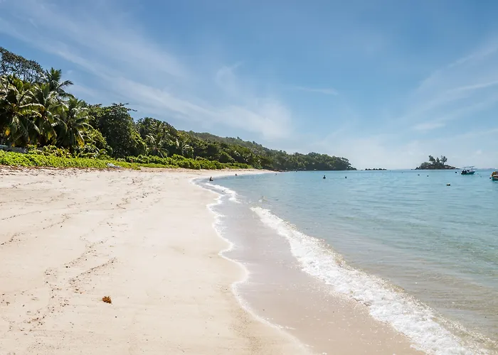 Shanaz Beachside Retreat * Anse Royale