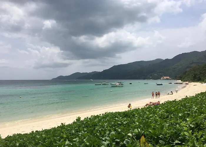 Shanaz Beachside Retreat *
