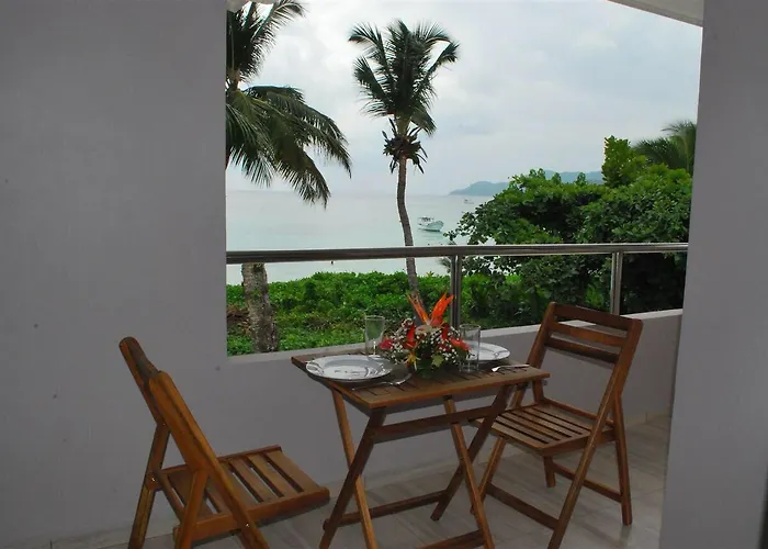Shanaz Beachside Retreat Apartment Anse Royale